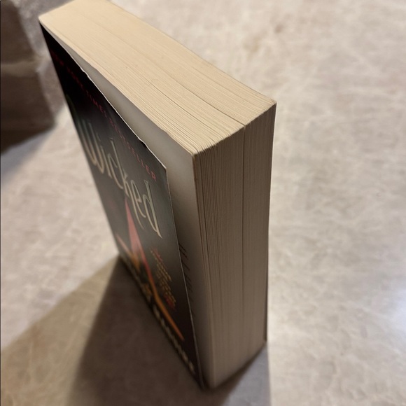 Wicked - Picture 3 of 3